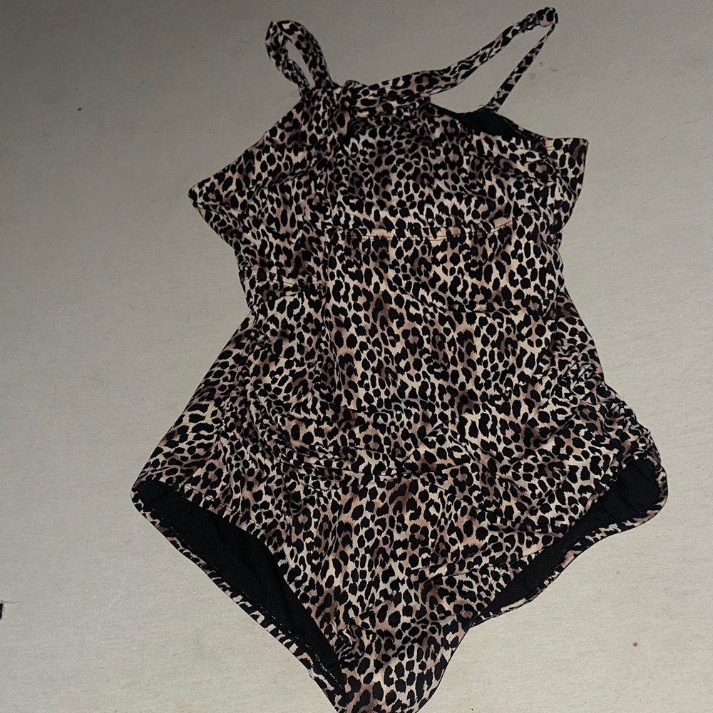 Womens Size 2X Leopard Print One Piece Swimsuit